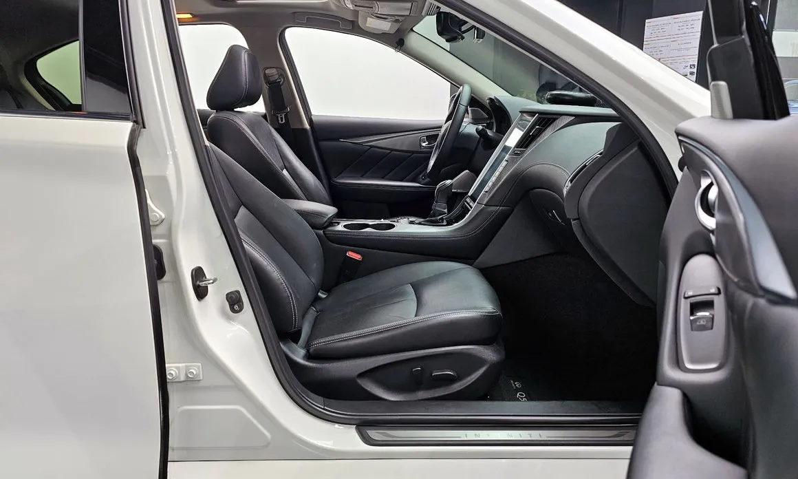 Infiniti Q50
