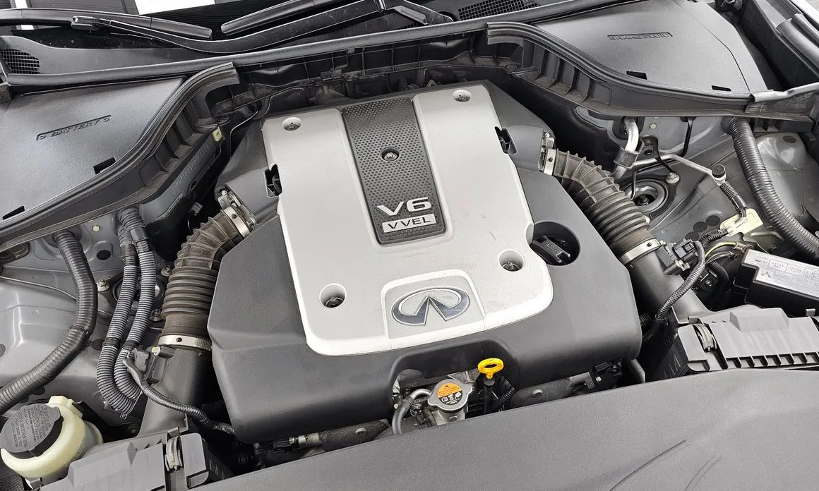 Infiniti Q70