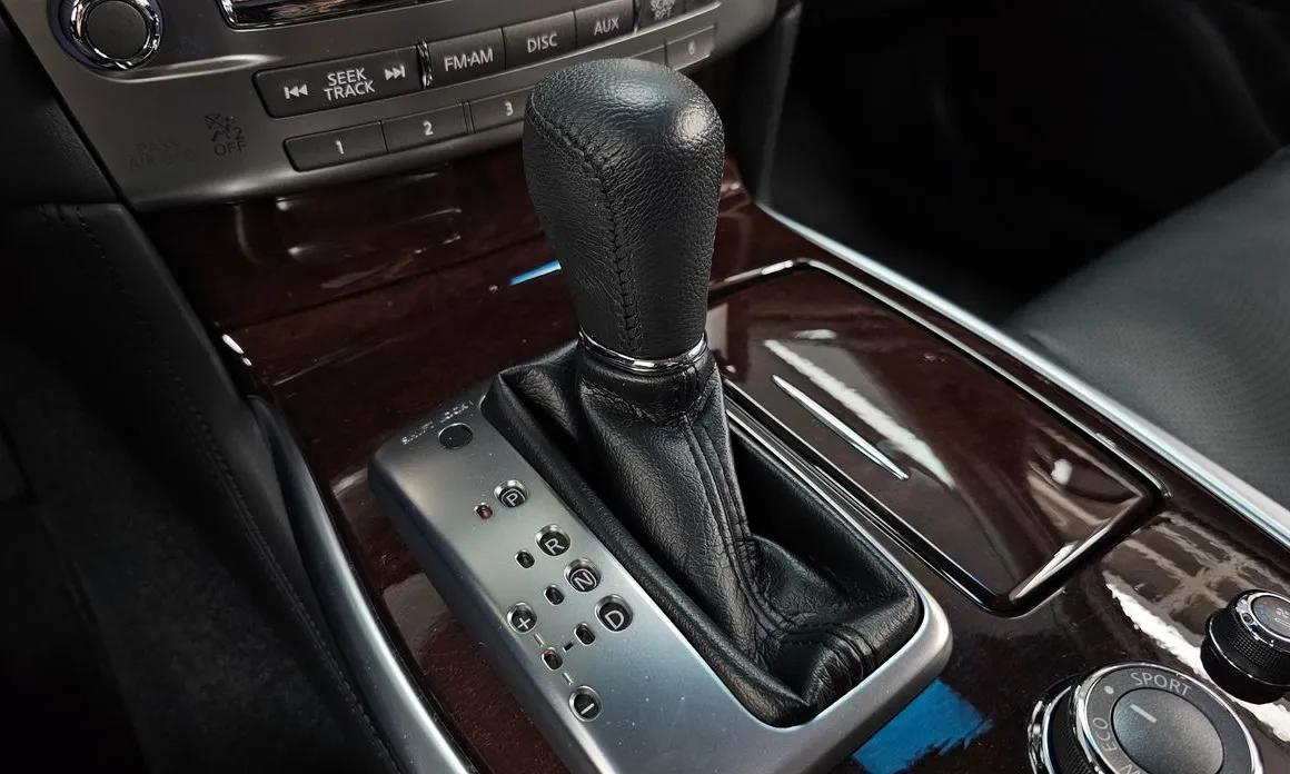 Infiniti Q70