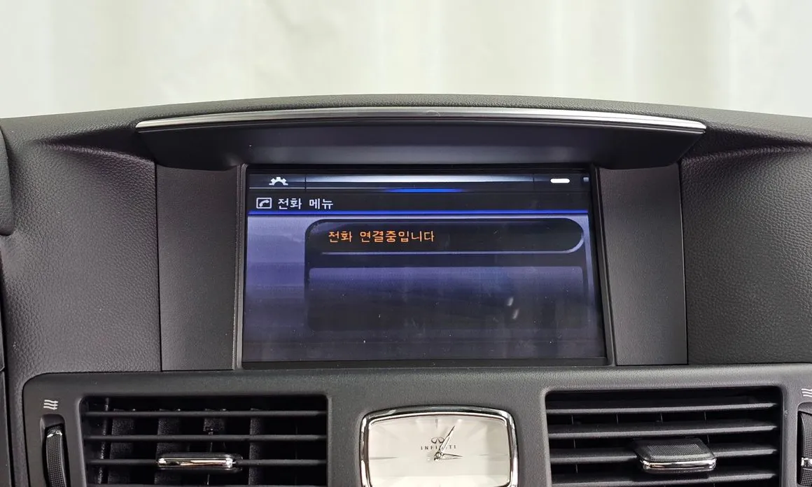 Infiniti Q70