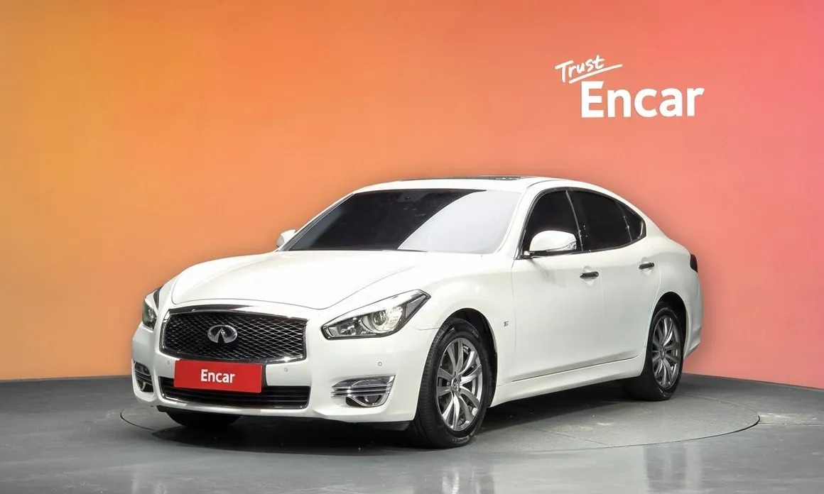Infiniti Q70