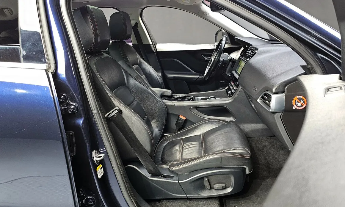 Jaguar F-PACE