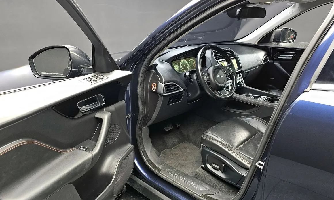Jaguar F-PACE