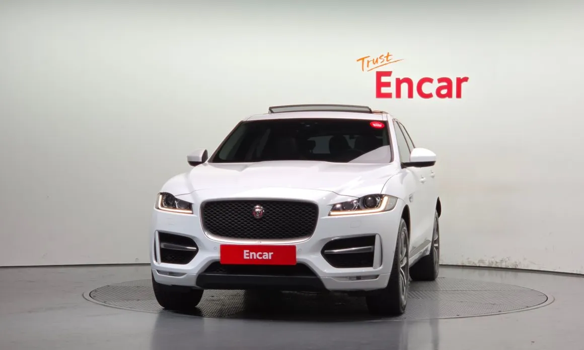 Jaguar F-PACE