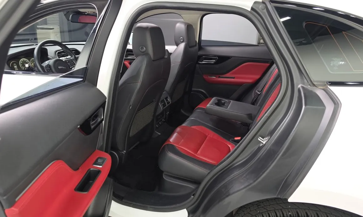 Jaguar F-PACE