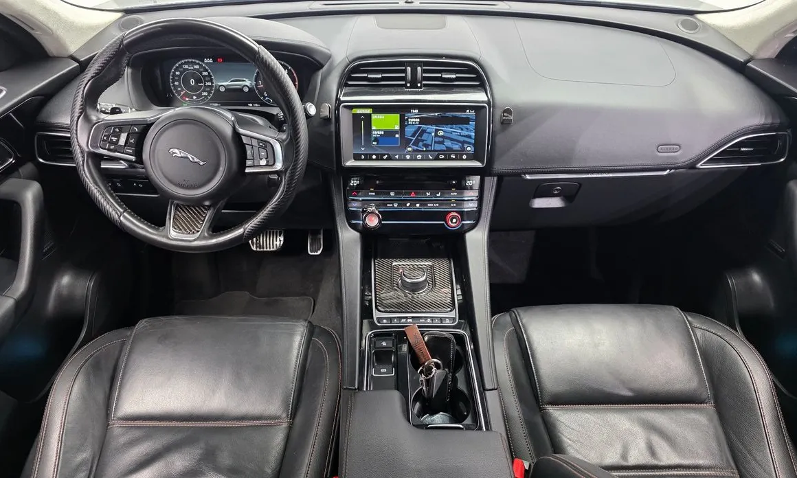 Jaguar F-PACE