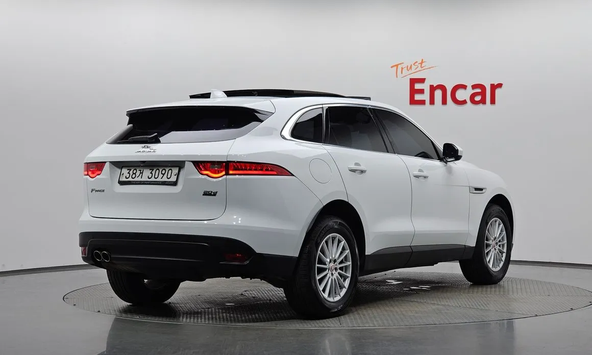 Jaguar F-PACE
