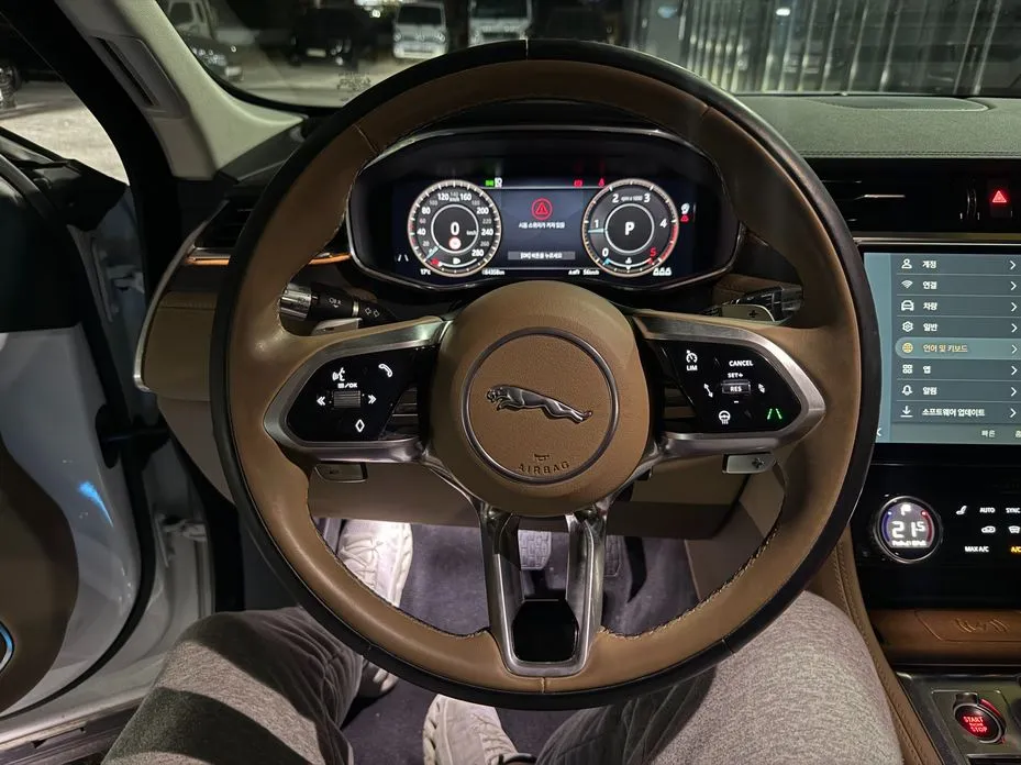 Jaguar F-PACE