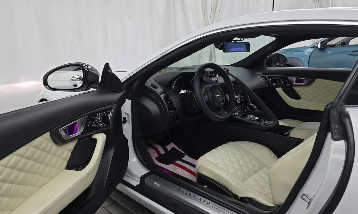Jaguar F-TYPE