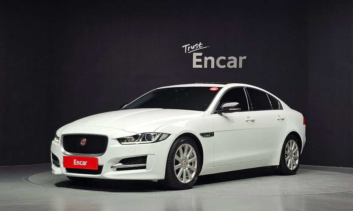 Jaguar XE