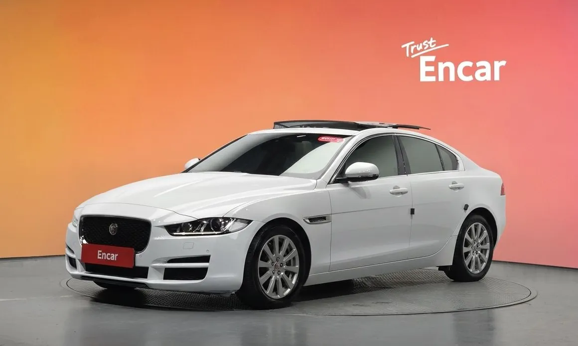 Jaguar XE