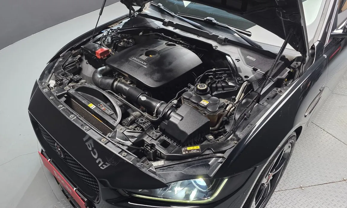 Jaguar XE