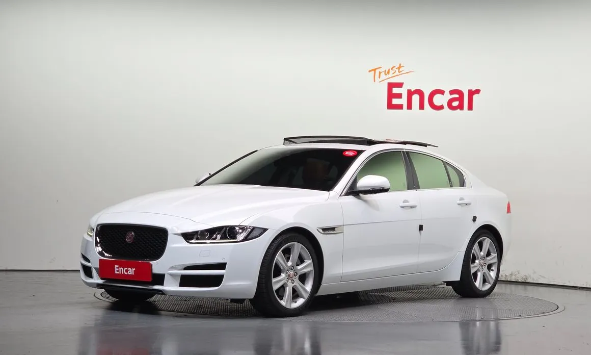 Jaguar XE