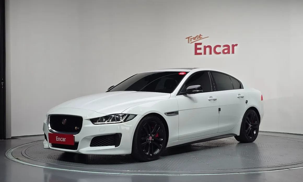 Jaguar XE