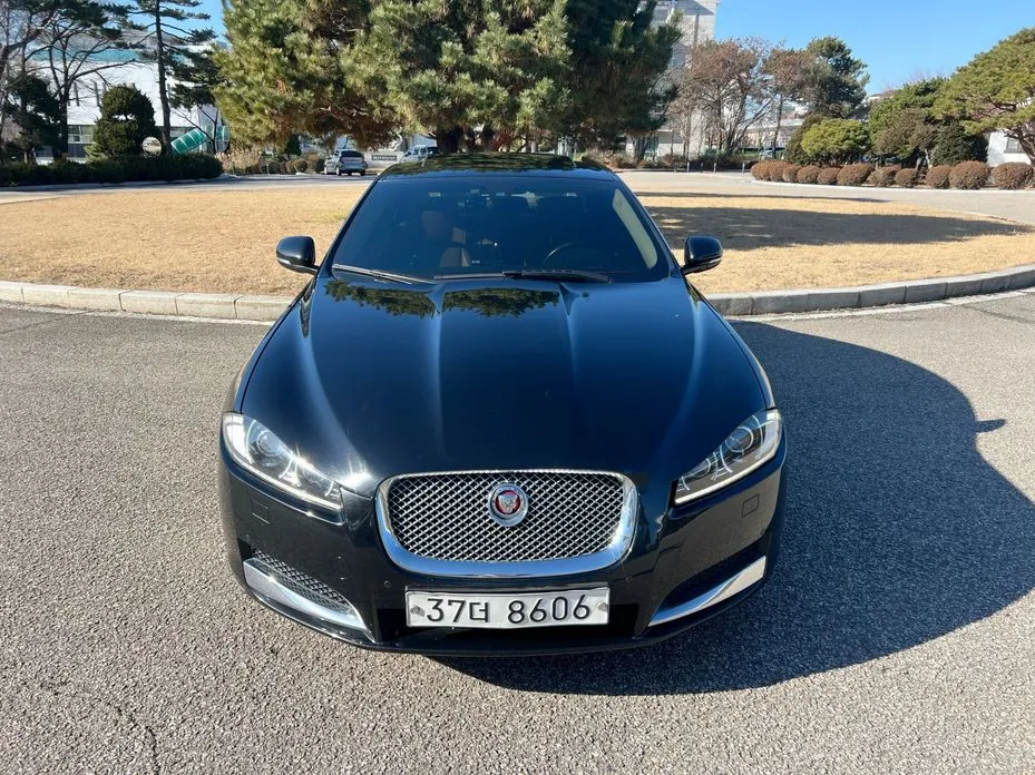 Jaguar XF