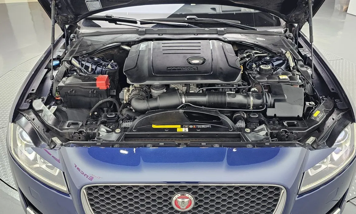 Jaguar XF