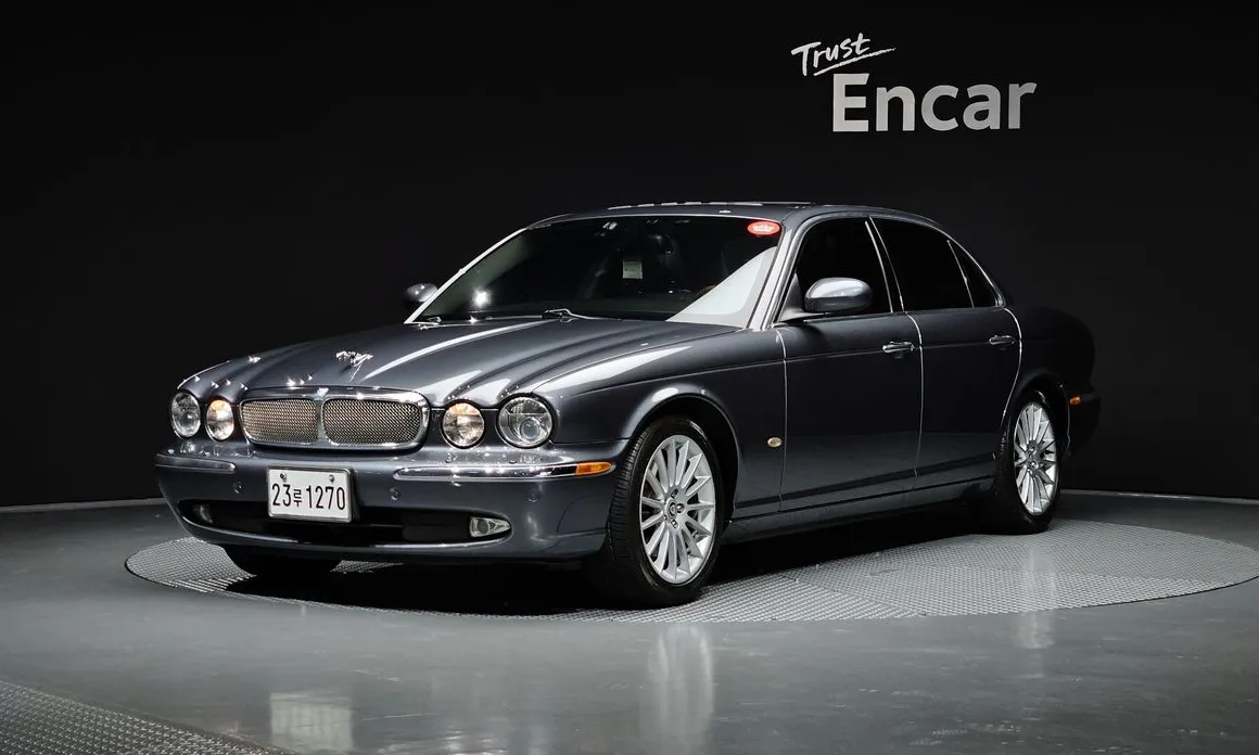 Jaguar XJ