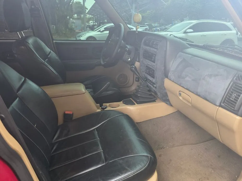Jeep Cherokee