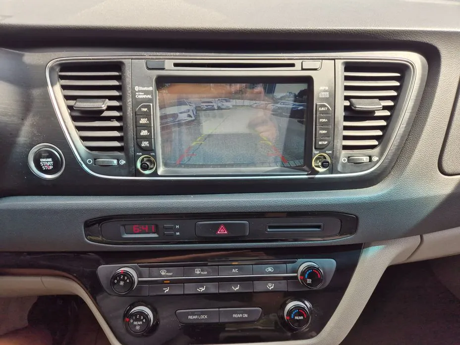 Kia Canival