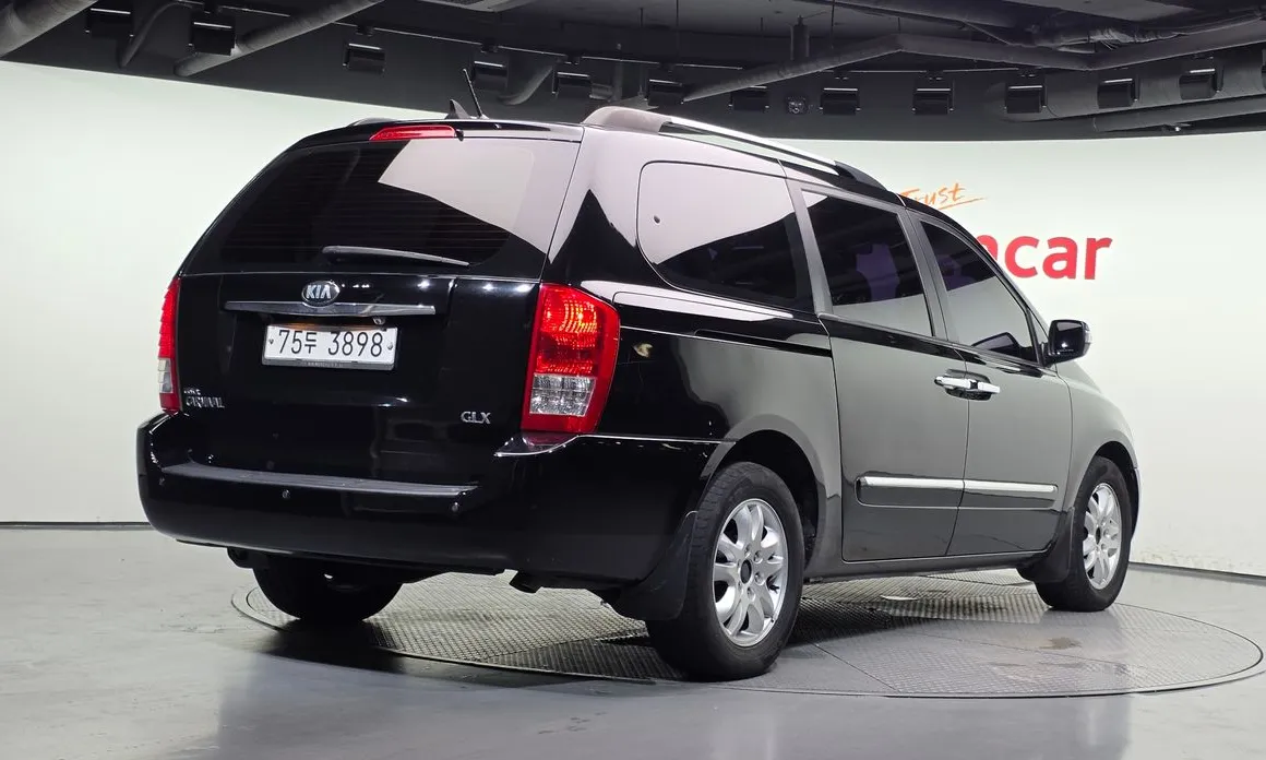 Kia Canival