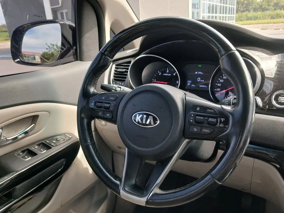 Kia Canival