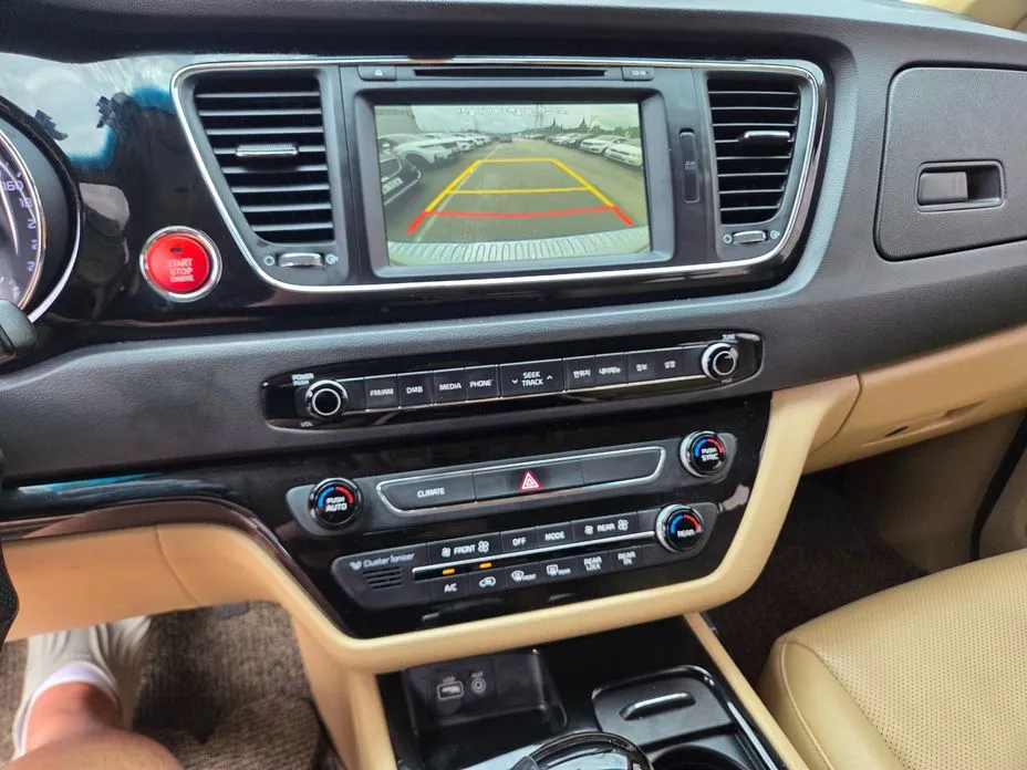 Kia Canival