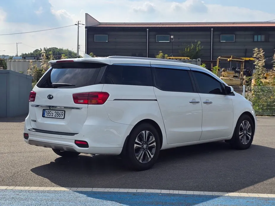 Kia Canival