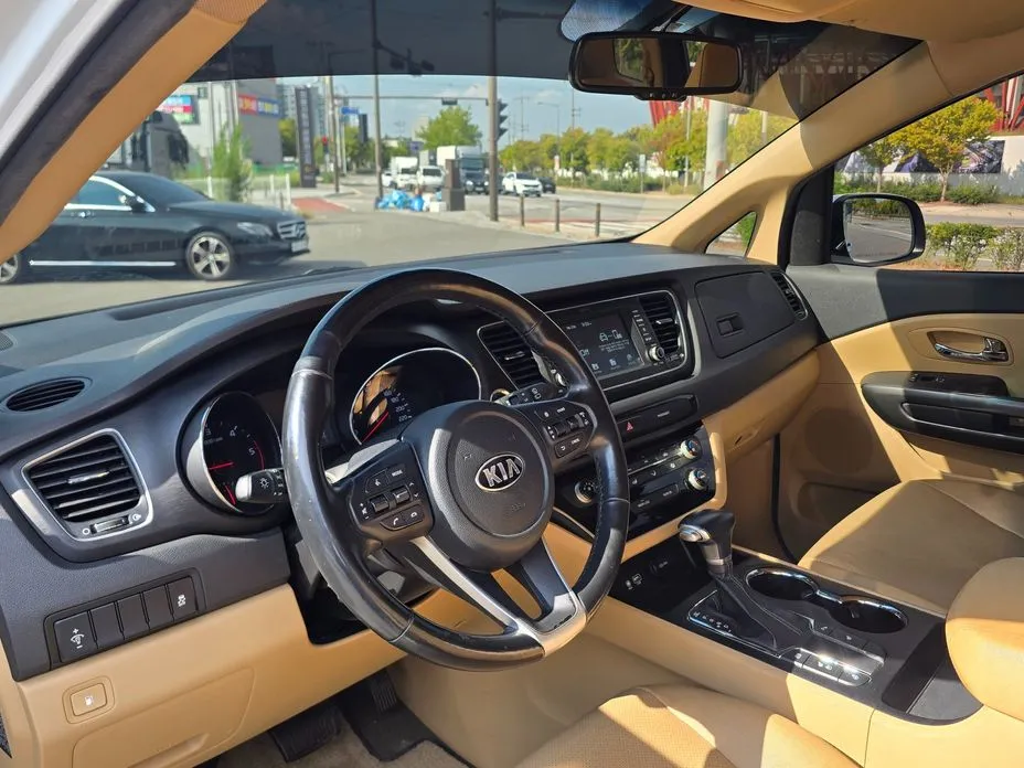 Kia Canival