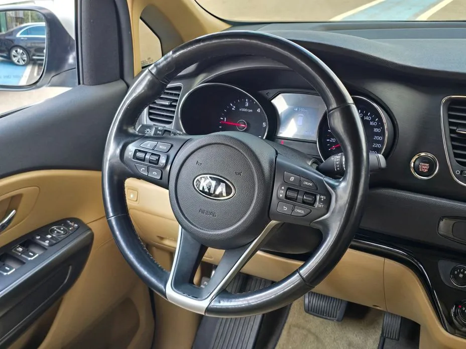 Kia Canival