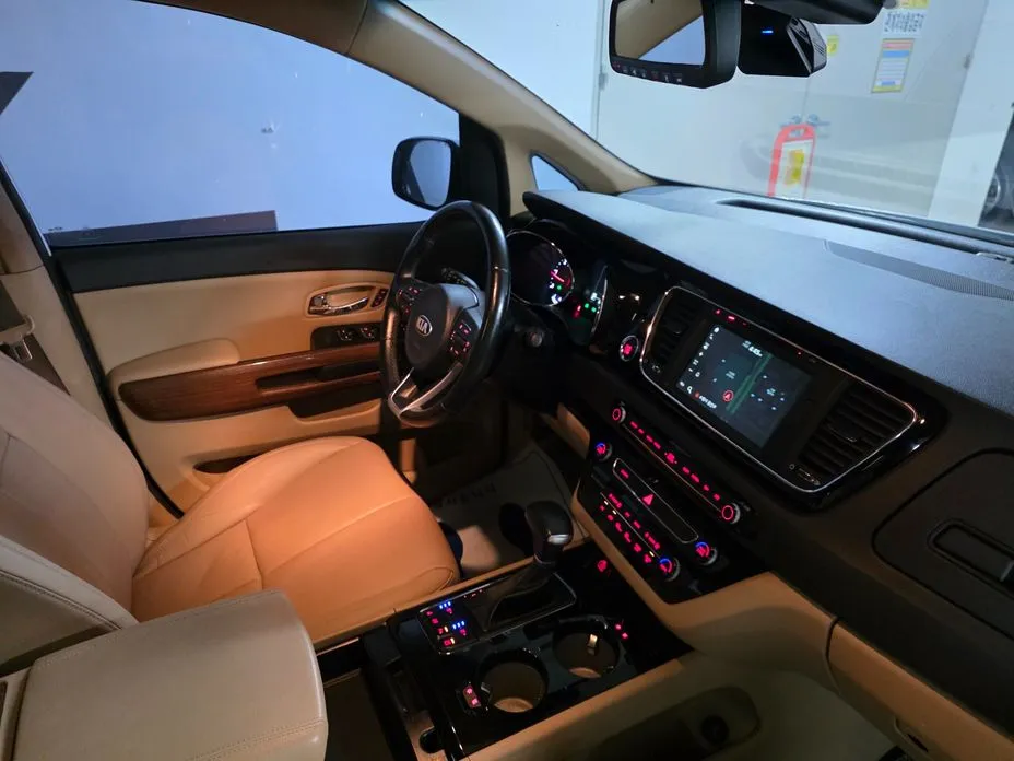 Kia Canival