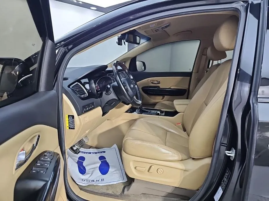 Kia Canival