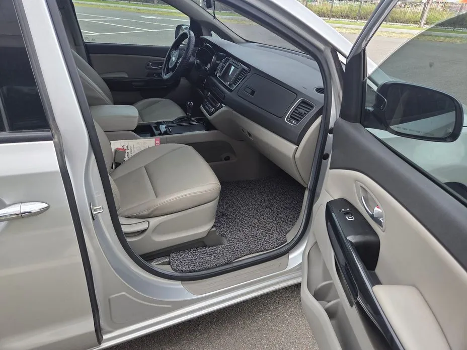 Kia Canival