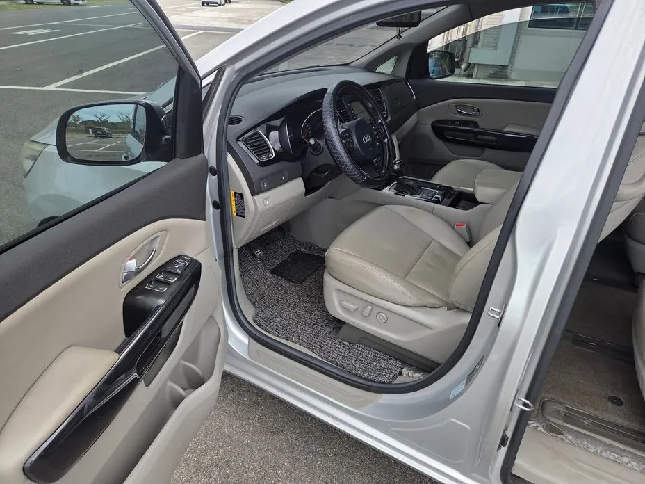 Kia Canival