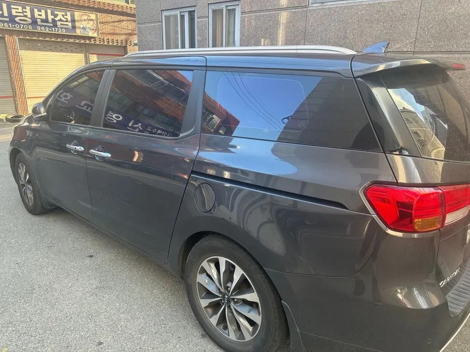 Kia Canival