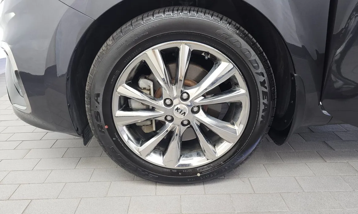 Kia Canival