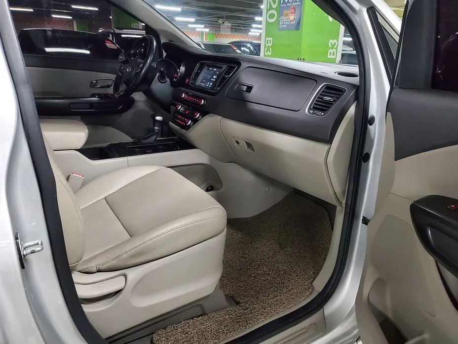 Kia Canival