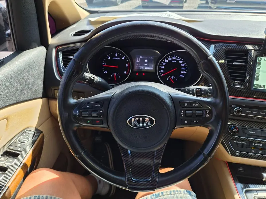 Kia Canival