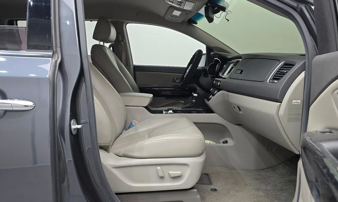 Kia Canival