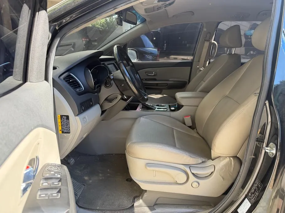 Kia Canival