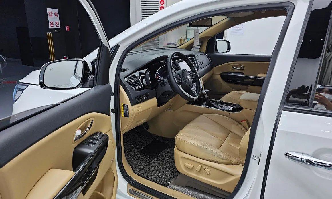 Kia Canival