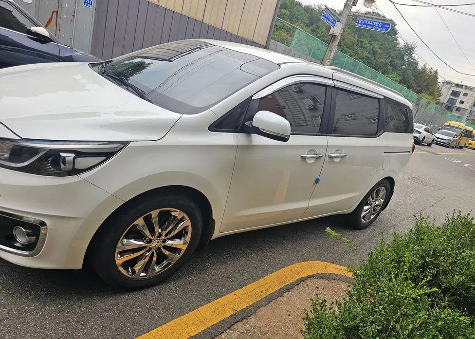 Kia Canival