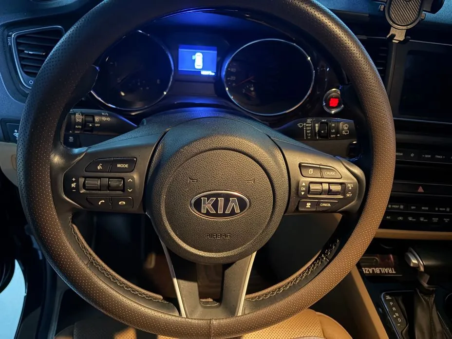 Kia Canival