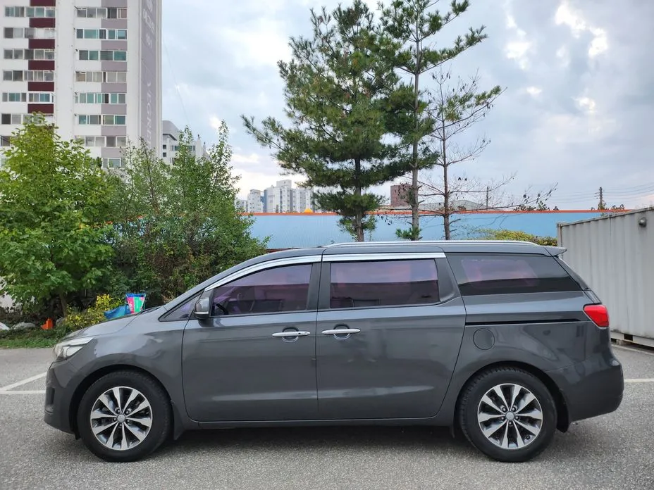 Kia Canival
