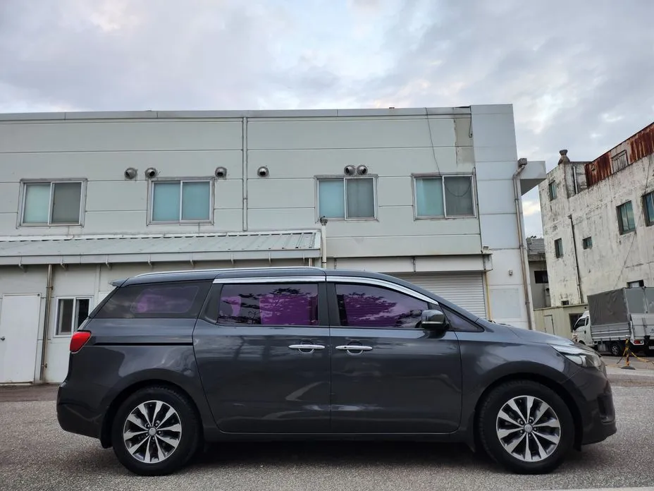 Kia Canival