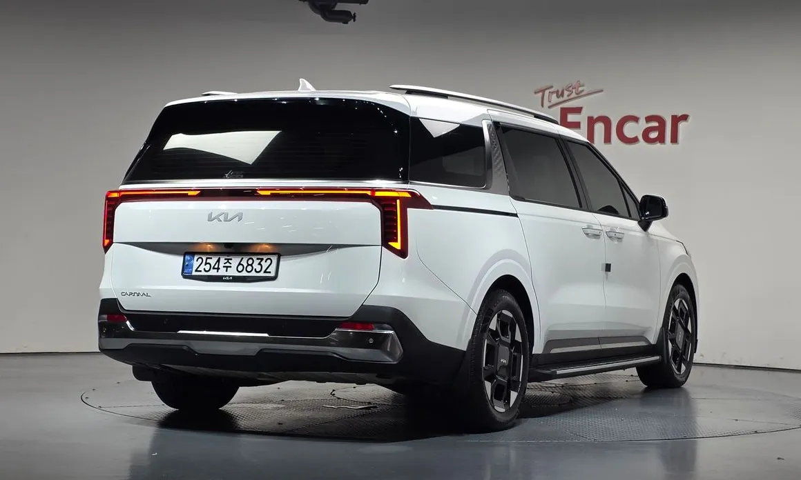 Kia Canival