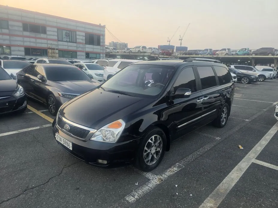 Kia Canival