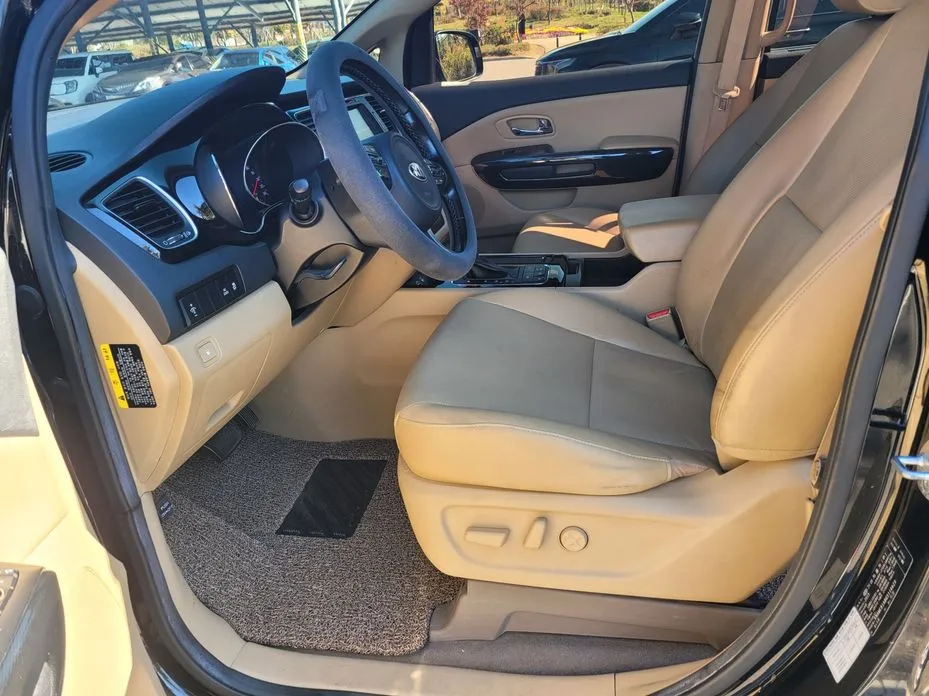Kia Canival