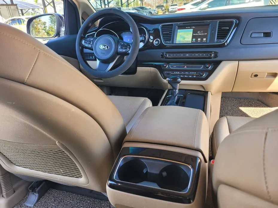 Kia Canival
