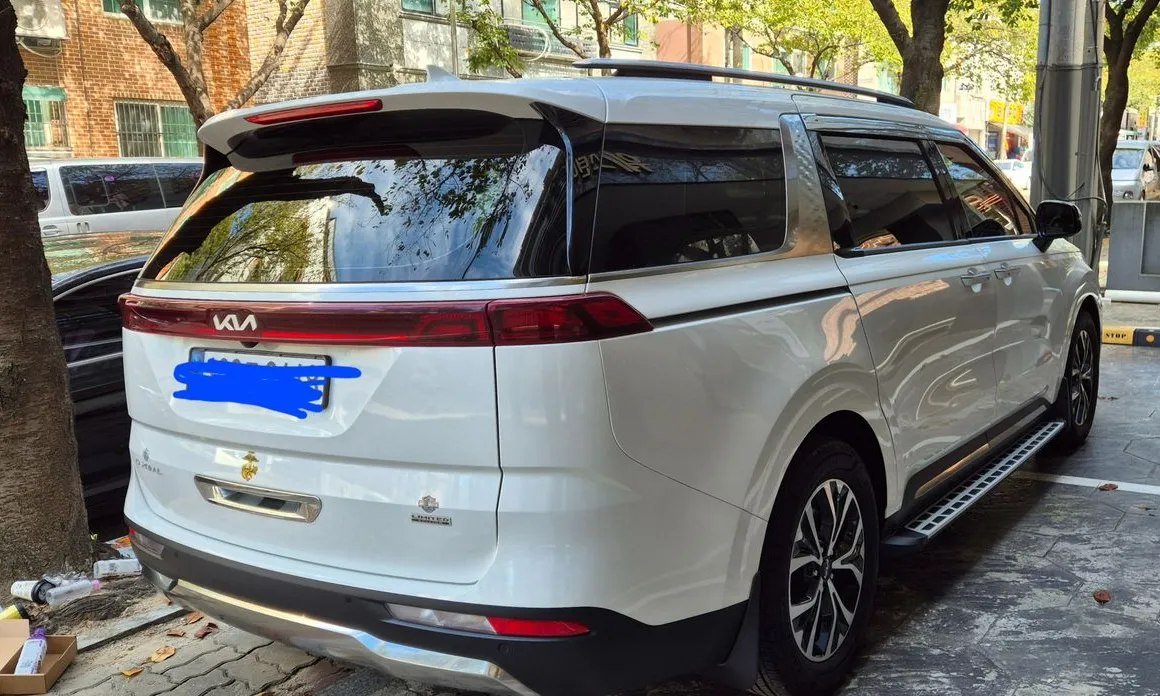 Kia Canival