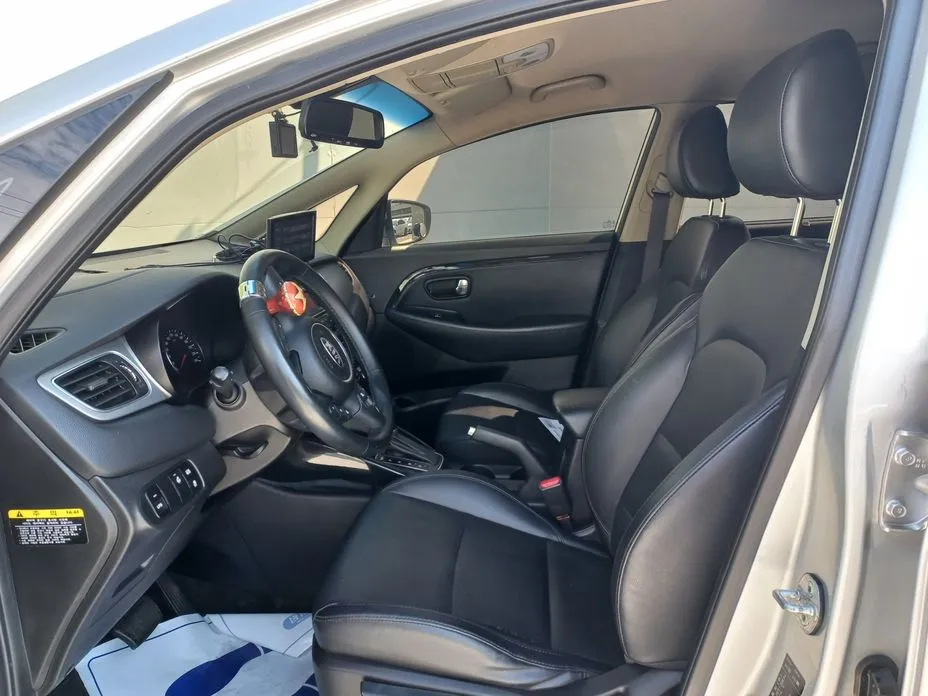 Kia Carens